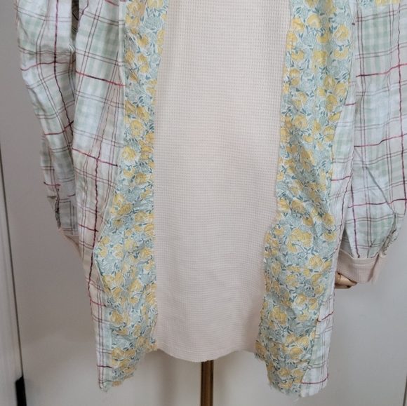 POL Oversized Plaid Patchwork Floral Distressrd Hooded Flannel Size Small - Picture 8 of 11